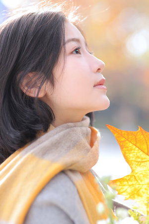 和朋友的母亲月梅在外地工作