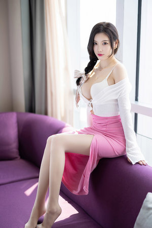 文轩对着镜子做