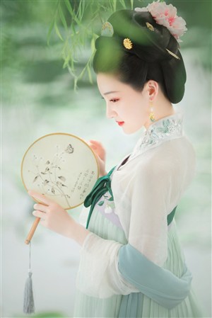 亚洲色人妇性爱视频