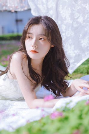 亚洲综合偷拍不卡一二三区